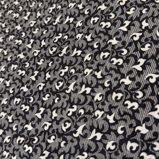 2 1/2 Yds x 44" Black and White Leafy Swirl Cotton Fabric